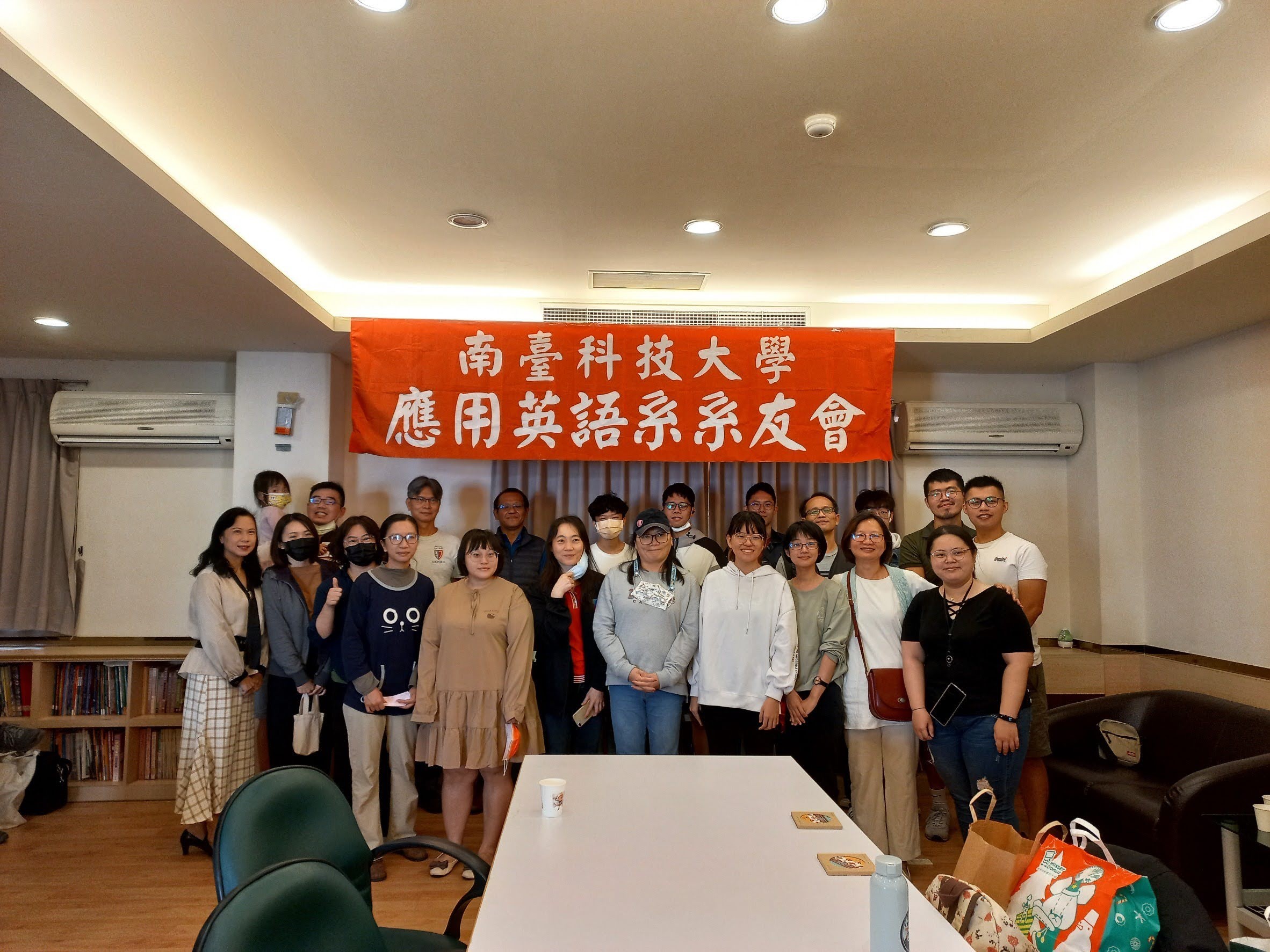 學年度 110 系友回娘家